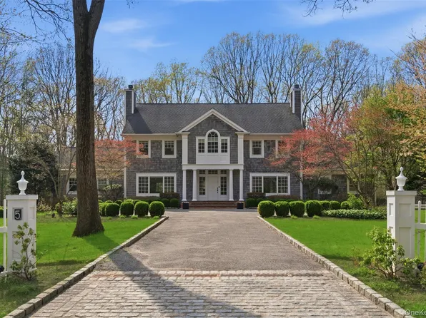 5 Oakwood Drive, Lloyd Harbor, NY 11743