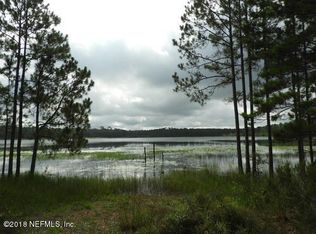 123 Lakeview Rd, Hawthorne, FL 32640