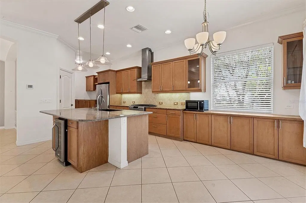 3 bed, 2.0 bath, 2148 sqft, $4,500 — Photo 4