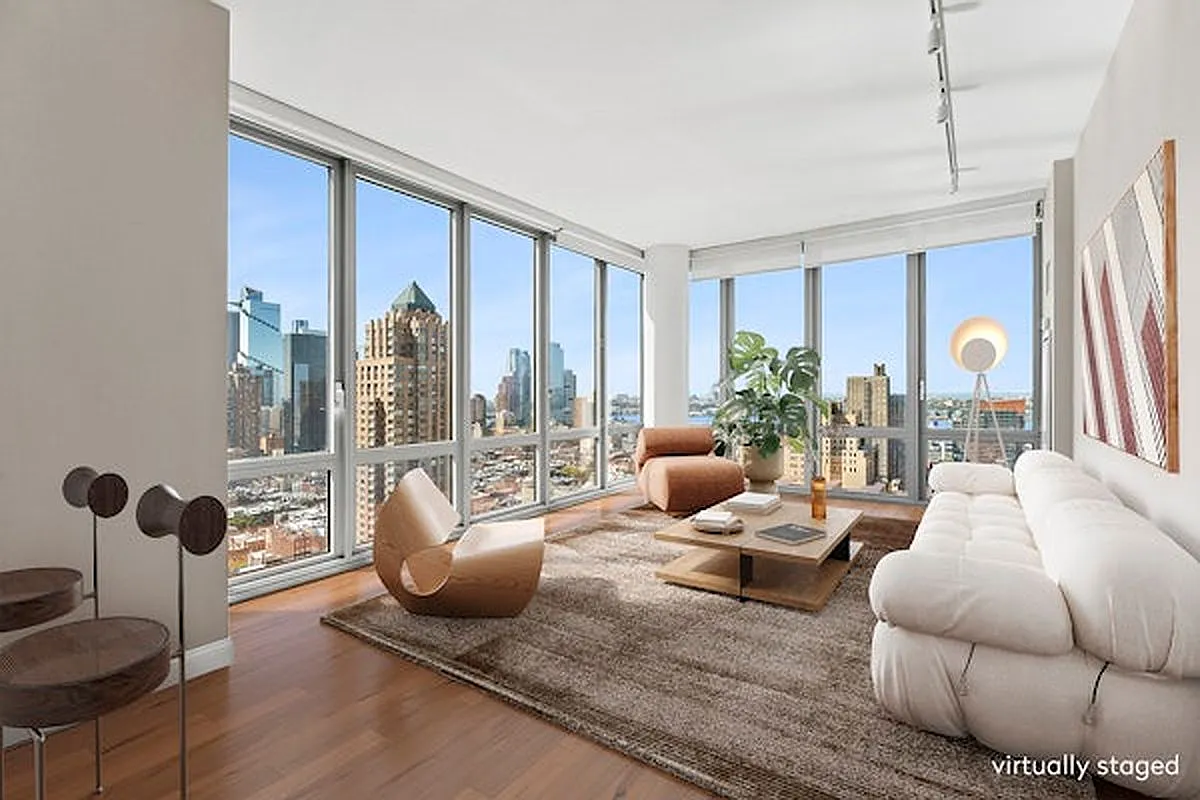 310 W 52nd St APT 28B photo 1