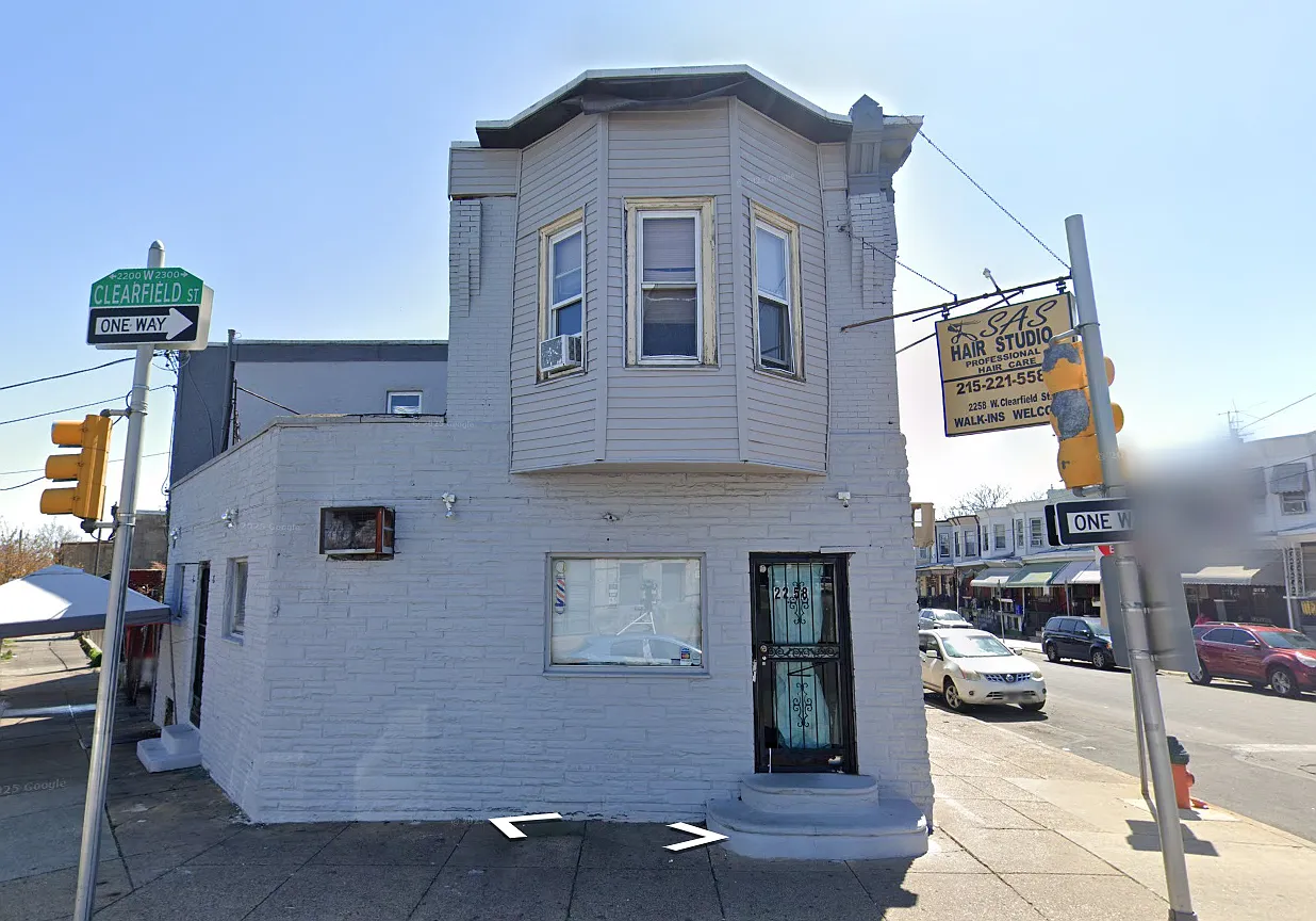 3 bed, 900 sqft, $1,250 — Photo 1