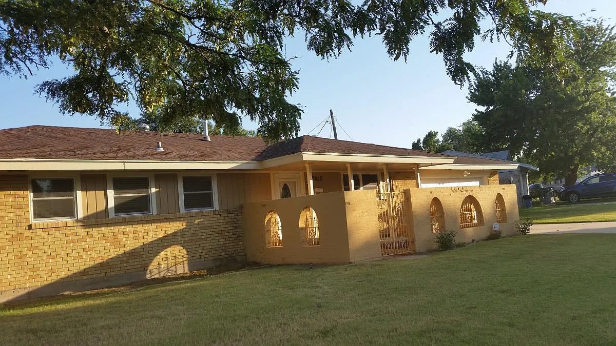 3 bed, 1.5 bath, 1128 sqft, $1,100 — Photo 4