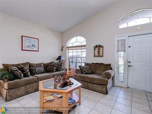 3rd image of 937 NW 126th Ter