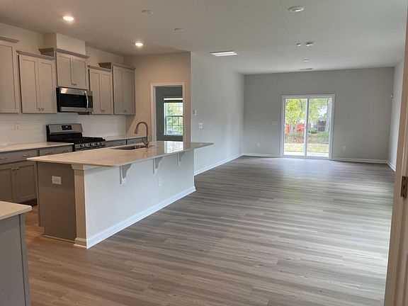 3rd image of 12838 Canterbury Castle Dr