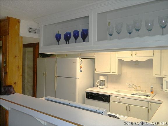 4th image of 129 Summit View Cir
