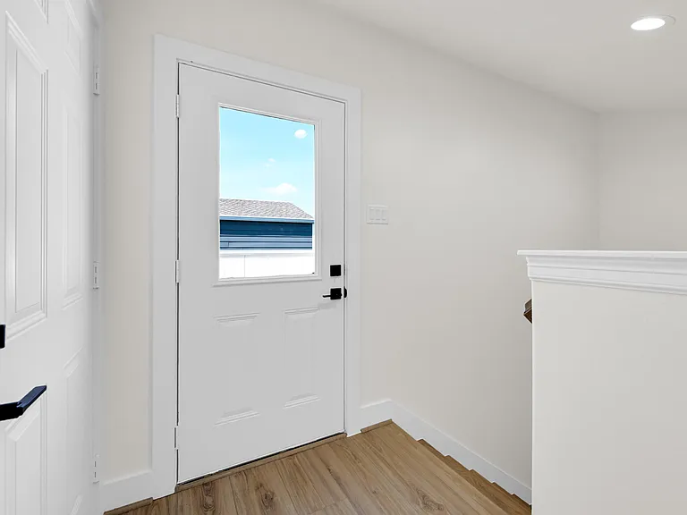 715 Service St #B — Photo 26