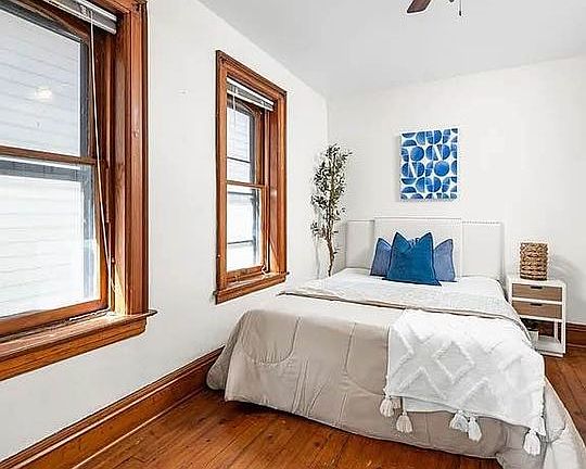4th image of 32 Mariner St #3