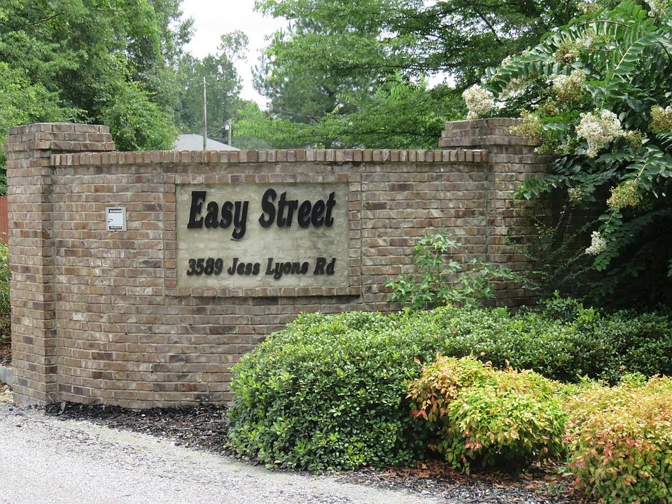 Entrance to Easy Street Neighborhood