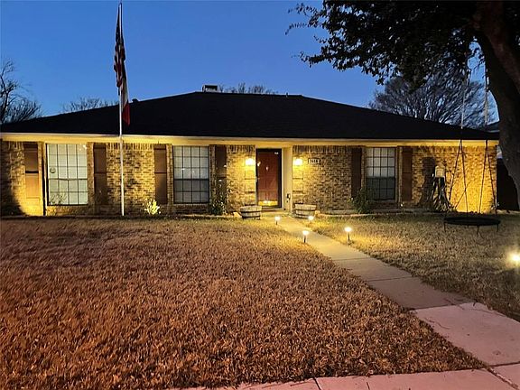 4th image of 2618 Carmel Dr