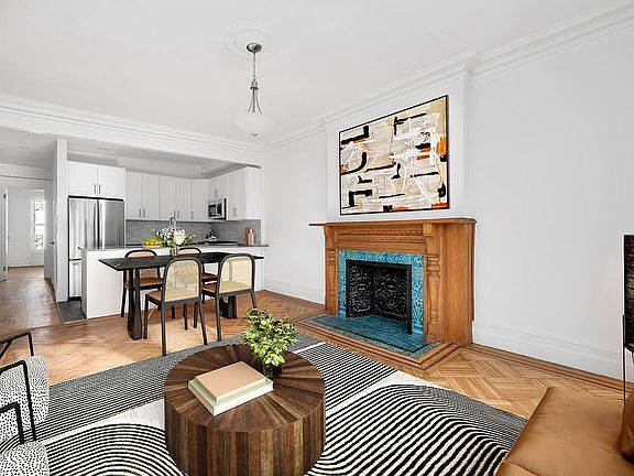 2nd image of 853 Carroll St APT 3