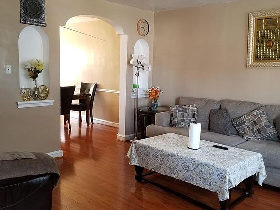 3rd image of 4026 Oakmont St