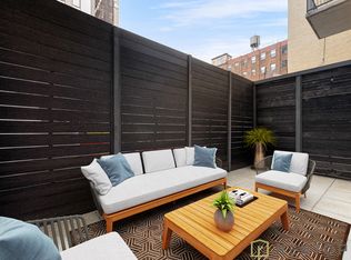 555 W 45th St #1B, New York, NY 10036