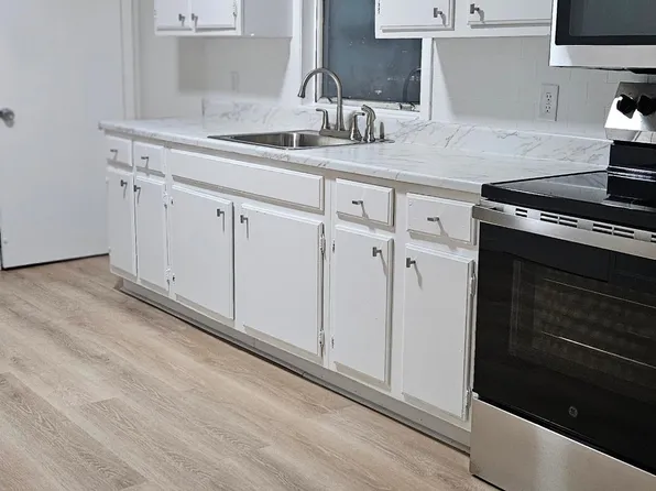 76 Beacon Ave APT 9, Providence, RI 02903