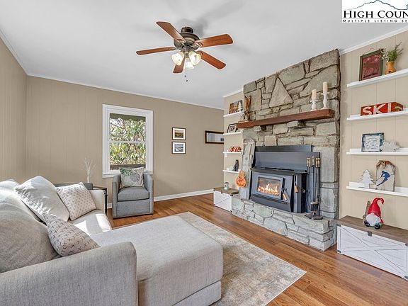 5th image of 837 Pine Ridge Road