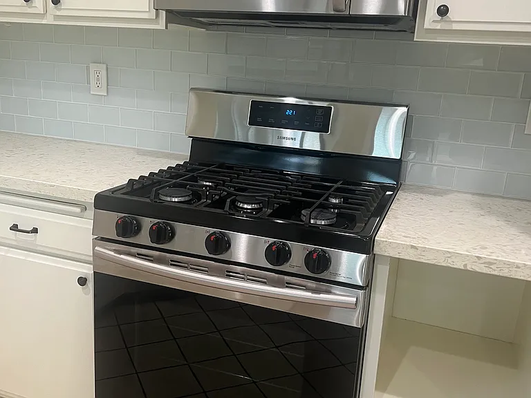 2411 E Greenview Dr — Photo 13
