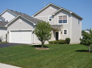 1827 S Mark Ln, Round Lake, IL 60073