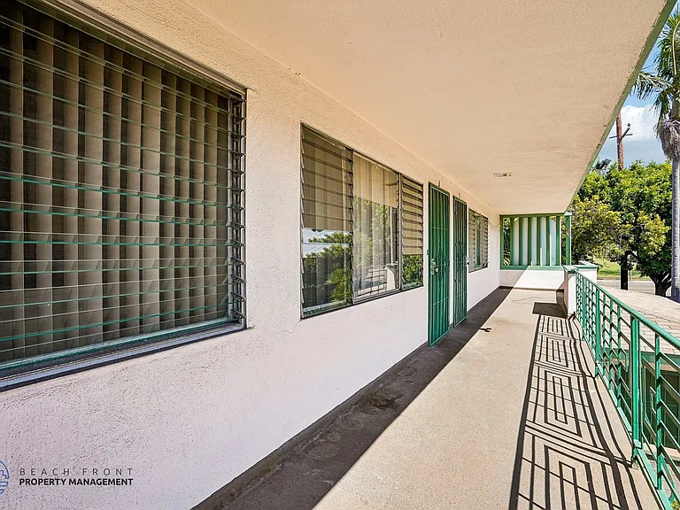 1830-34 El Segundo Blvd. — Photo 30