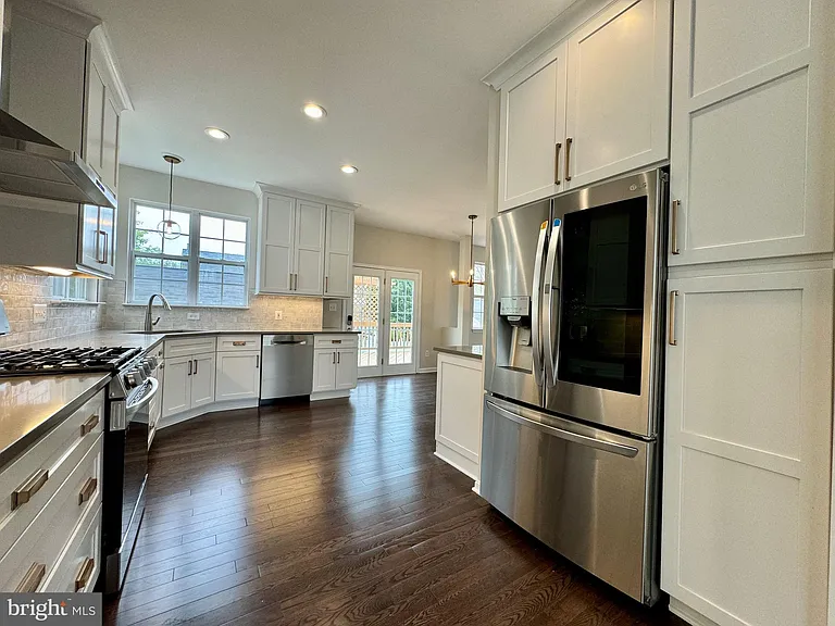12434 Iona Sound Dr — Photo 5