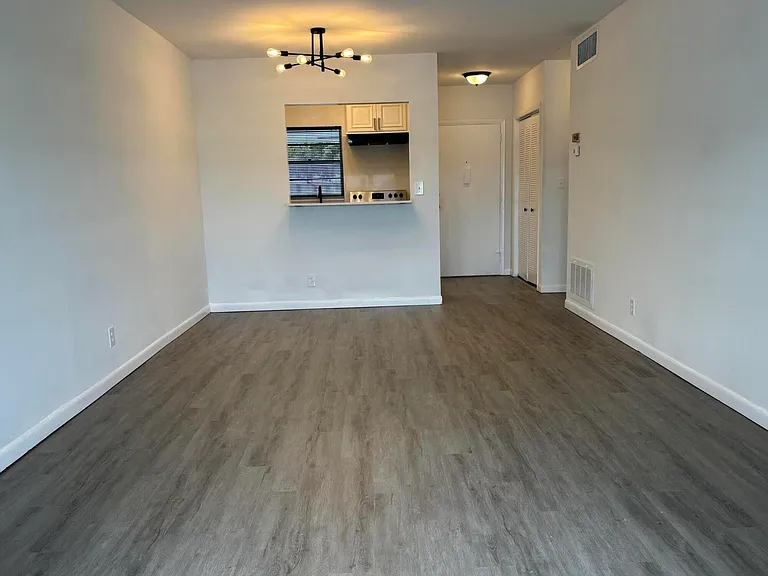 1112 Lake Ter #207 — Photo 7
