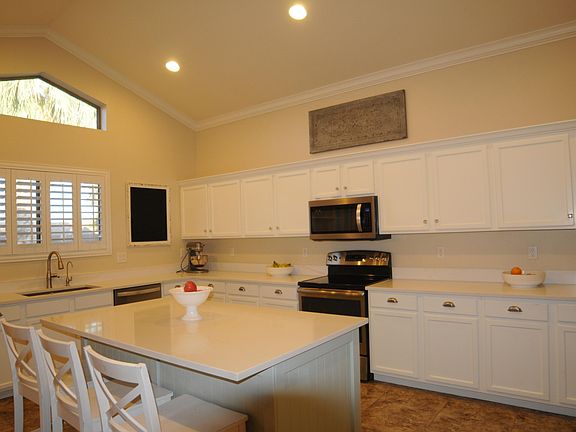 5th image of 33195 N Madison Way Dr