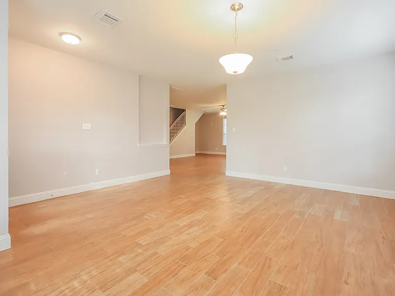 553 Small Cedar Dr — Photo 7