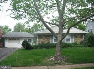 37 Neptune Ln, Willingboro, NJ 08046