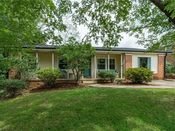 1523 Benbow St, Winston Salem, NC 27106