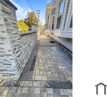 4 bed, 2400 sqft, $2,800 — Photo 4