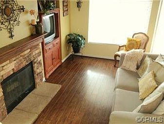5th image of 40720 La Salle Pl