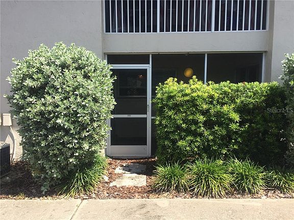 2nd image of 2121 Wood St #127
