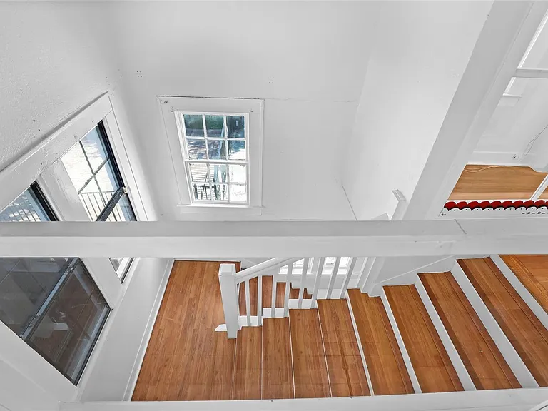 4037-4039 Roswell St — Photo 12