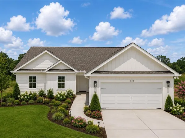 653 Racetrack Rd, Toccoa, GA 30577