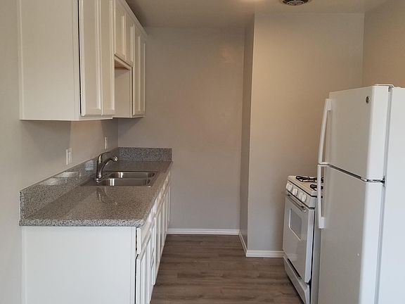 3rd image of 119 E 4th St