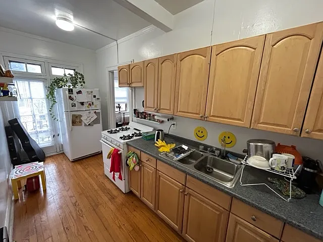 1154 W Lunt Ave #310 — Photo 3