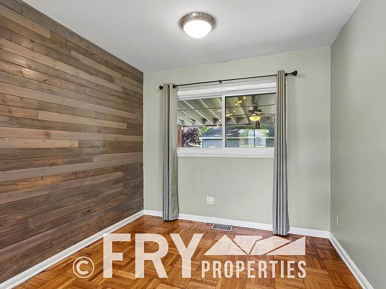 2801 S Cherry Way — Photo 14