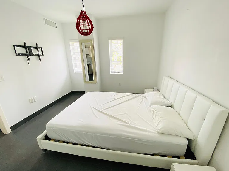 1602 Euclid Ave #104 — Photo 8