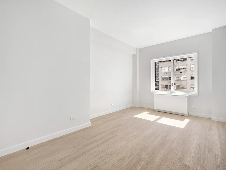165 E 66th St #14E — Photo 9