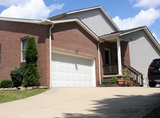 360 Lazzaro Blvd, Broadview Heights, OH 44147