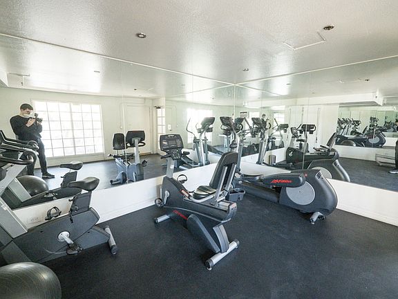 5th image of 5050.5 Klump Ave #314