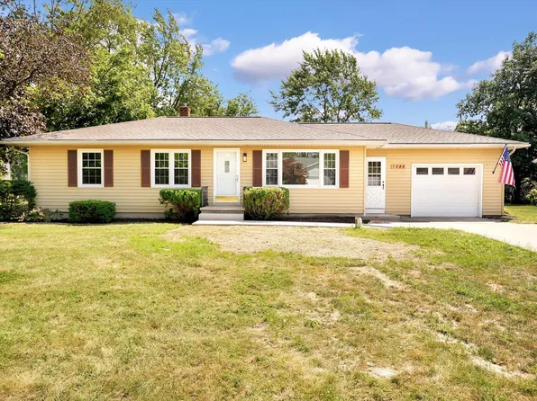 1244 Hillcrest Dr, Wayland, MI 49348