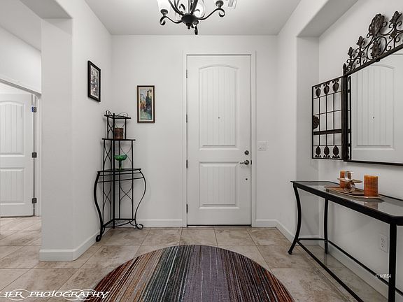 5th image of 469 Paradise Valley Hts