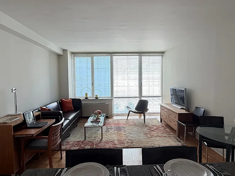 1510 Lexington Ave #6L — Photo 3