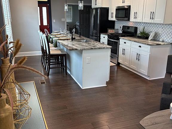 5th image of 4510 Forest View Ave