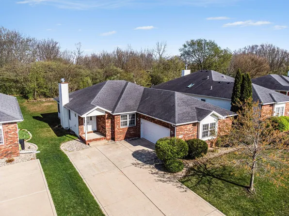 1040 Stillwater Pkwy, Crown Point, IN 46307
