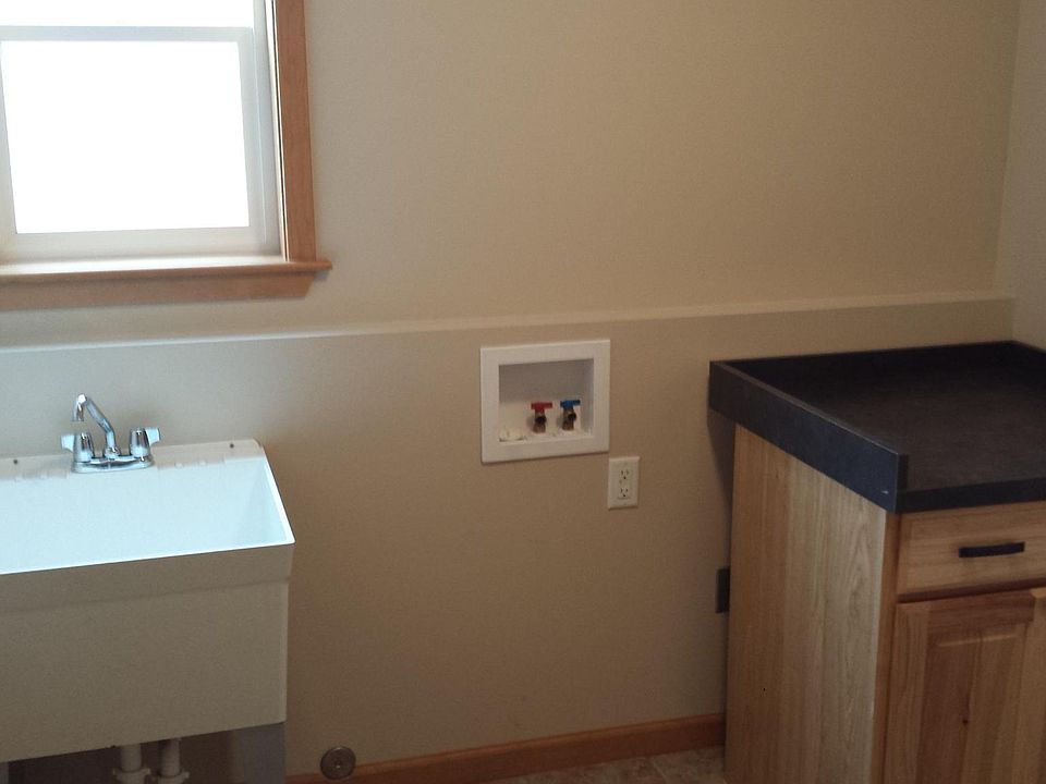 1st image of 561 Cedar Wood Cir