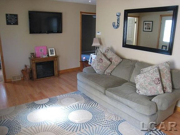 3rd image of 726 N Union St