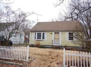 202 Davis St, Springfield, MA 01104