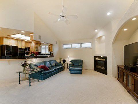 FAMILY ROOM & KITCHEN