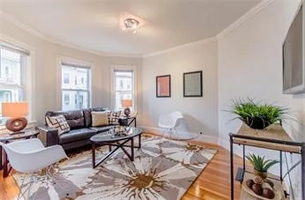 12 Taft St #3 — Photo 1