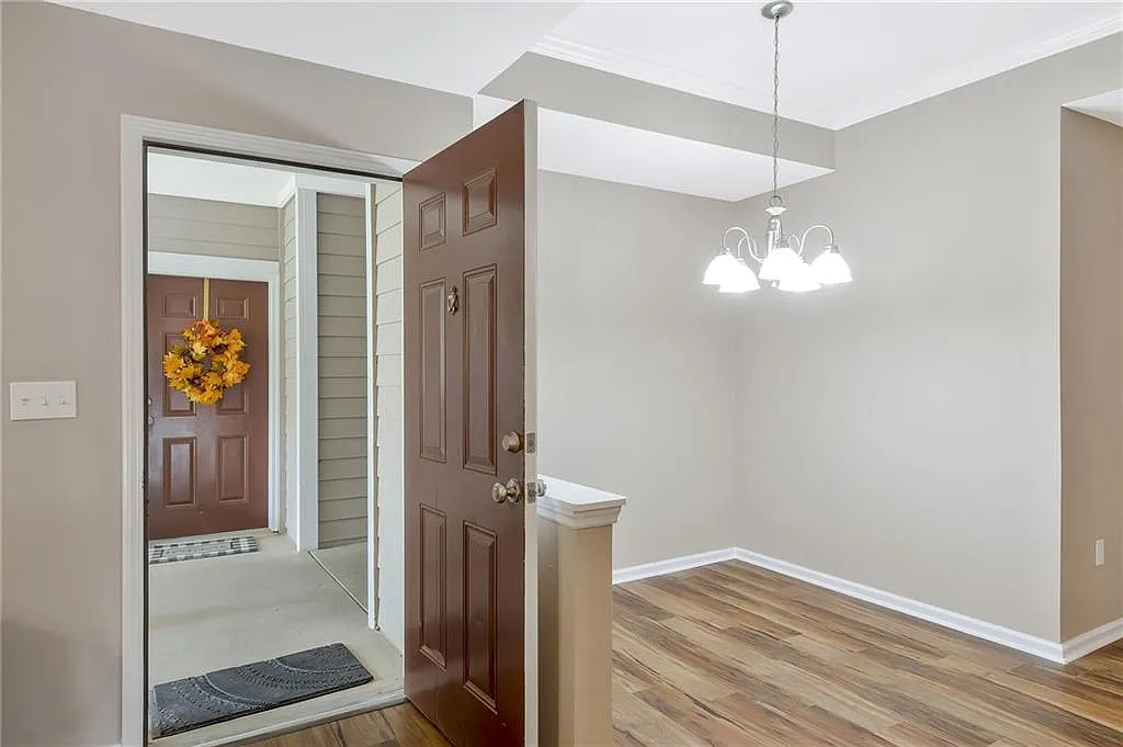 3 bed, 1540 sqft, $2,300 — Photo 1